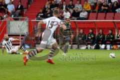 2. BL - Saison 2018/2019 - FC Ingolstadt 04 - FC St. Pauli - Dario Lezcano (#11 FCI) - Daniel Buballa (#15 St.Pauli) - Foto: Meyer Jürgen