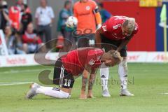 2. BL - Saison 2018/2019 - FC Ingolstadt 04 - Sonny Kittel (#10 FCI) verletzt am Boden - Dario Lezcano (#11 FCI) - Foto: Meyer Jürgen