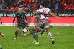 2. Bundesliga - FC Ingolstadt 04 - SSV Jahn Regensburg - Charlison Benschop (35 FCI) Marcel Correia (14 Jahn) Zweikampf