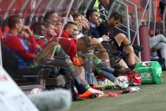 2. Bundesliga - Fußball - FC Ingolstadt 04 - FC St. Pauli - Trainerbank enttäuscht hängende Köpfe Sportdirektor Angelo Vier (FCI) Torwarttrainer Carsten Nulle (FCI) Co-Trainer Andre Mijatovic (FCI) Cheftrainer Stefan Leitl (FCI)