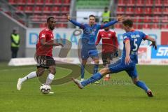 2. Bundesliga - FC Ingolstadt 04 - 1. FC Heidenheim - Osayamen Osawe (14, FCI) und rechts stört Mathias Wittek (HDH 5)