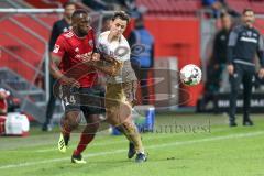 2. Bundesliga - Fußball - FC Ingolstadt 04 - FC Erzgebirge Aue - Osayamen Osawe (14, FCI) Clemens Fandrich (Aue 5)