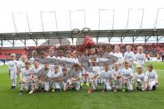 2. Bundesliga - FC Ingolstadt 04 - SV Darmstadt 98 - Einlaufkids, Kinder Maskottchen Schanzi