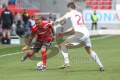 2. BL - Saison 2018/2019 - FC Ingolstadt 04 - Holstein Kiel - Sonny Kittel (#10 FCI) - Jonas Meffert (#26 Kiel) - Foto: Meyer Jürgen