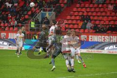 2. Bundesliga - FC Ingolstadt 04 - SSV Jahn Regensburg - Kopfballduell Charlison Benschop (35 FCI) Ali Odabas (24 Jahn) Osayamen Osawe (14, FCI) Alexander Nandzik (3 Jahn) j5#