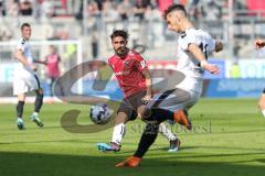 2. Bundesliga - Fußball - FC Ingolstadt 04 - SV Sandhausen - Robin Krauße (23, FCI) Leart Paqarada (19 SV)