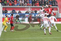 2. BL - Saison 2018/2019 - FC Ingolstadt 04 - Holstein Kiel - Björn Paulsen (#4 FCI) - beim Kopfball - Foto: Meyer Jürgen