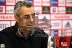 2. Bundesliga - FC Ingolstadt 04 - VfL Bochum - Pressekonferenz nach dem Spiel, FCI Sieg 2:1, Cheftrainer Robin Dutt (VfL)