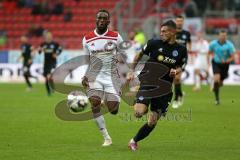 2. Bundesliga - FC Ingolstadt 04 - MSV Duisburg - Osayamen Osawe (14, FCI) Andreas Wiegel (7 Duisburg)