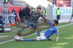 2. Bundesliga - FC Ingolstadt 04 - VfL Bochum - Zweikampf, Konstantin Kerschbaumer (7, FCI) gegen Hoogland, Tim (VfL 2)