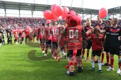 2. Bundesliga - FC Ingolstadt 04 - SC Paderborn 07 - Einmarsch Einlauf Schanzengeber stehen Spalier