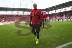 2. BL - Saison 2018/2019 - FC Ingolstadt 04 - DSC Arminia Bielefeld - Sonny Kittel (#10 FCI) verlässt das Spielfeld nach dem warm machen - Foto: Meyer Jürgen