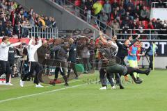 2. Bundesliga - Relegation - FC Ingolstadt 04 - SV Wehen Wiesbaden 2:3 - Spielende, Aufstieg Wehen Wiesbaden, Jubel Cheftrainer Rüdiger Rehm (SVW) in der Luft