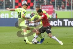 2. Bundesliga - Fußball - FC Ingolstadt 04 - SV Wehen Wiesbaden - Paulo Otavio (6, FCI)  - Gökhan Gül (28 SVW)  -