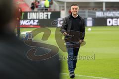 2. Bundesliga - Relegation - FC Ingolstadt 04 - SV Wehen Wiesbaden 2:3 - gut gelaunt Cheftrainer Tomas Oral (FCI) vor dem Spiel