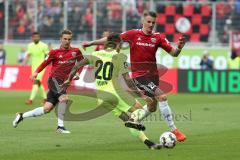 2. Bundesliga - Fußball - FC Ingolstadt 04 - SV Wehen Wiesbaden - Stefan Kutschke (20, FCI)  - Moritz Kuhn (20 SVW)