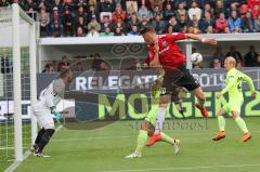 2. Bundesliga - Fußball - FC Ingolstadt 04 - SV Wehen Wiesbaden - Stefan Kutschke (20, FCI) - Torwart Markus Kolke (1 SVW)