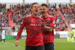 2. Bundesliga - Fußball - FC Ingolstadt 04 - SV Wehen Wiesbaden - Der 1:1 Ausgleichstreffer durch Konstantin Kerschbaumer (7, FCI) - jubel - Stefan Kutschke (20, FCI)  -