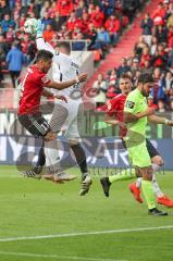 2. Bundesliga - Fußball - FC Ingolstadt 04 - SV Wehen Wiesbaden - Darío Lezcano (11, FCI)  - Torwart Markus Kolke (1 SVW)  -