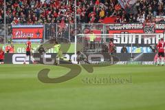 2. Bundesliga - Fußball - FC Ingolstadt 04 - SV Wehen Wiesbaden - Der 1:3 Führungstreffer - Eigentor von Björn Paulsen (4, FCI)  - Torwart Philipp Heerwagen (1, FCI)  - Moritz Kuhn (20 SVW)  - jubel -