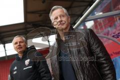 2. Bundesliga - Fußball - FC Ingolstadt 04 - Vorstellung neuer Trainer, Jens Keller, Cheftrainer Jens Keller (FCI) im Stadion Begehung mit Geschäftsführer Harald Gärtner (FCI)