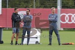 2. Bundesliga - Fußball - FC Ingolstadt 04 - Training mit neuem Trainer Vorstellung Alexander Nouri (FCI) - Fabian Gerber, Cheftrainer Alexander Nouri (FCI) und Co-Trainer Markus Feldhoff (FCI)