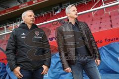 2. Bundesliga - Fußball - FC Ingolstadt 04 - Vorstellung neuer Trainer, Jens Keller, Cheftrainer Jens Keller (FCI) im Stadion Begehung mit Geschäftsführer Harald Gärtner (FCI)