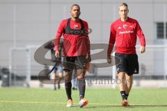 2. Bundesliga - Fußball - FC Ingolstadt 04 - Training mit neuem Trainer Vorstellung Alexander Nouri (FCI) - Charlison Benschop (35 FCI) und Tobias Schröck (21, FCI) gehen zum Trainingsplatz