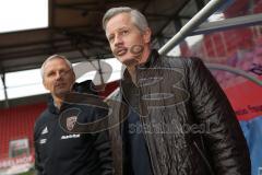 2. Bundesliga - Fußball - FC Ingolstadt 04 - Vorstellung neuer Trainer, Jens Keller, Cheftrainer Jens Keller (FCI) im Stadion Begehung mit Geschäftsführer Harald Gärtner (FCI)