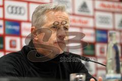 2. Bundesliga - Fußball - FC Ingolstadt 04 - Pressekonferenz vor dem Spiel, Vorstellung Sondertrikot gegen Rassismus mit Cheftrainer Jens Keller (FCI)