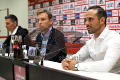 2. Bundesliga - Fußball - FC Ingolstadt 04 - Pressekonferenz, neuer Trainer Vorstellung Alexander Nouri (FCI) - Sportdirektor Angelo Vier (FCI) Pressesprecher Oliver Samwald (FCI) Cheftrainer Alexander Nouri (FCI)