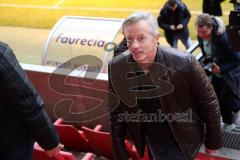 2. Bundesliga - Fußball - FC Ingolstadt 04 - Vorstellung neuer Trainer, Jens Keller, Cheftrainer Jens Keller (FCI) im Stadion Begehung