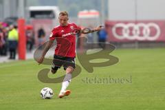 2. Bundesliga - Fußball - Testspiel - FC Ingolstadt 04 - Karlsruher SC - Freistoß Schuß Sonny Kittel (10, FCI)