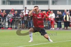 2. Bundesliga - Fußball - Testspiel - FC Ingolstadt 04 - Karlsruher SC - Fatih Kaya (36, FCI) Kopfball zum Tor, knapp vorbei