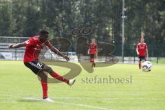 2. Bundesliga - Fußball - FC Ingolstadt 04 - Testspiel - FC Wacker Innsbruck - Agyemang Diawusie (27, FCI)  Schuß auf das Tor