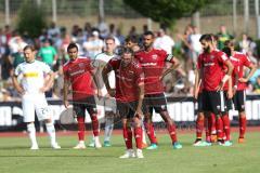 2. Bundesliga - Fußball - Testspiel - FC Ingolstadt 04 - Borussia Mönchengladbach - Christian Träsch (28, FCI) fasst sich ans Knie. Verletzung