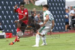 2. Bundesliga - Fußball - Testspiel - FC Ingolstadt 04 - Borussia Mönchengladbach - Frederic Ananou (2, FCI) Keanan Bennetts (37 Gladbach)