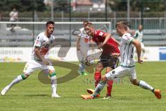 2. Bundesliga - Fußball - FC Ingolstadt 04 - Testspiel - FC Wacker Innsbruck - mitte Thorsten Röcher (29 FCI) rechts Dominik Baumgartner (Wacker), links Daniele Gabriele (Wacker)