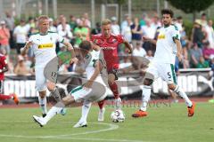 2. Bundesliga - Fußball - Testspiel - FC Ingolstadt 04 - Borussia Mönchengladbach - mitte Sonny Kittel (10, FCI) links Oscar Wendt (Gladbach 17) Tony Jantschke (Gladbach 24) Martin Hinteregger (Gladbach5)