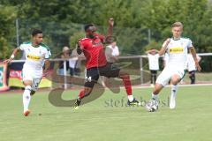 2. Bundesliga - Fußball - Testspiel - FC Ingolstadt 04 - Borussia Mönchengladbach - Keanan Bennetts (37 Gladbach) Osayamen Osawe (14, FCI) Torben Müsel (26 Gladbach)