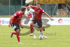 2. Bundesliga - Fußball - FC Ingolstadt 04 - Testspiel - FC Wacker Innsbruck - rechts #fc29 und links Thomas Pledl (30, FCI) hinten Daniele Gabriele (Wacker)