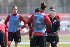 2. Bundesliga - Fußball - FC Ingolstadt 04 - Trainerwechsel - Tomas Oral kommt zurück als Cheftrainer mit Co-Trainer Michael Henke, erstes Training - Cheftrainer Tomas Oral (FCI) erklärt