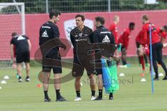 2. Bundesliga - Fußball - FC Ingolstadt 04 - Trainingsauftakt - neue Saison 2018/2019 - Co-Trainer Andre Mijatovic (FCI), Marcel Hagmann und Cheftrainer Stefan Leitl (FCI)