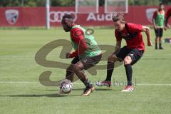 2. Bundesliga - Fußball - FC Ingolstadt 04 - Trainingsauftakt - neue Saison 2018/2019 - Osayamen Osawe (14, FCI) Konstantin Kerschbaumer (7, FCI)