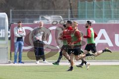 2. Bundesliga - Fußball - FC Ingolstadt 04 - Trainerwechsel - Tomas Oral kommt zurück als Cheftrainer mit Co-Trainer Michael Henke, erstes Training - Läufe, hinten Thomas Linke