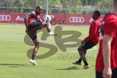 2. Bundesliga - Fußball - FC Ingolstadt 04 - Trainingsauftakt - neue Saison 2018/2019 - Charlison Benschop (35 FCI) Osayamen Osawe (14, FCI)