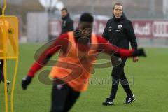2. Bundesliga - Fußball - FC Ingolstadt 04 - erstes Training mit Interimstrainer Roberto Pätzold, gibt Anweisungen