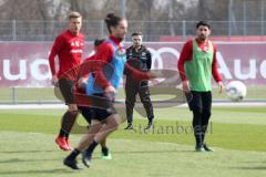 2. Bundesliga - Fußball - FC Ingolstadt 04 - Trainerwechsel - Tomas Oral kommt zurück als Cheftrainer mit Co-Trainer Michael Henke, erstes Training - Cheftrainer Tomas Oral (FCI) schaut zu