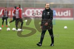 2. Bundesliga - Fußball - FC Ingolstadt 04 - erstes Training mit Interimstrainer Roberto Pätzold, lacht