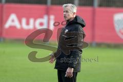2. Bundesliga - Fußball - FC Ingolstadt 04 - erstes Training mit neuem Trainer, Jens Keller, Cheftrainer Jens Keller (FCI) erklärt dem Team